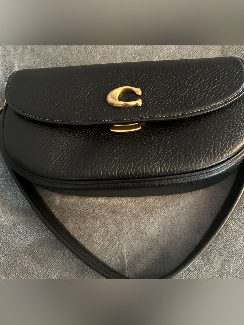 EUC Coach Black Pebbled Leather Shoulder/Crossbody Bag